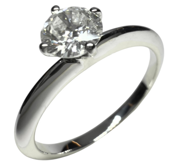 Solitario de oro blanco y diamante 0,66cts