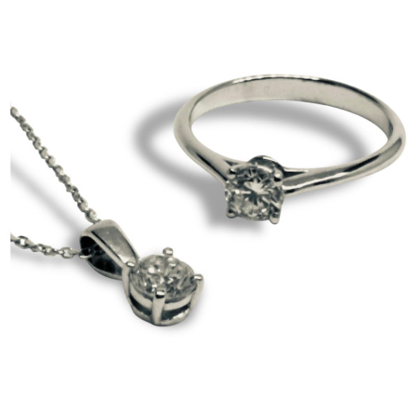 Conjunto de Solitario y Colgante 0,70cts